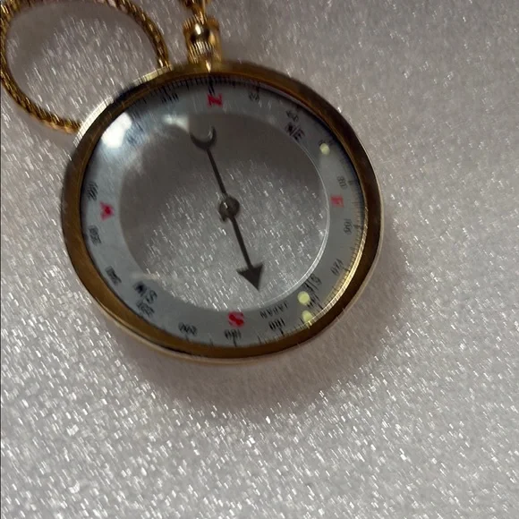 Vintage Les Bernard Gold Tone Working Compass Necklace 24” chain - Picture 5 of 5